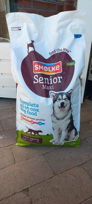 Smolke Senior Maxi 12kg. Nieuwe dichte zak. beschikbaar voor biedingen