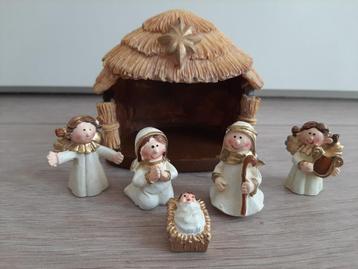 kerststalletje kleine kerststal kerstgroepje beschikbaar voor biedingen