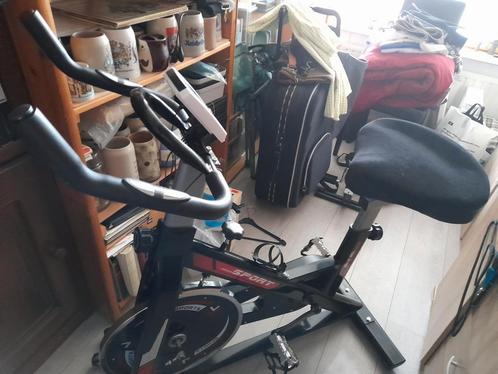 Home trainer met digitale klok/hartslagmeter en andere funct, Sport en Fitness, Fitnessapparatuur, Nieuw, Hometrainer, Benen, Metaal