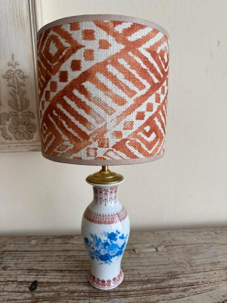 Vintage Chinese vaaslamp met designkap, Huis en Inrichting, Lampen | Tafellampen, Zo goed als nieuw, Minder dan 50 cm, Stof, Ophalen of Verzenden
