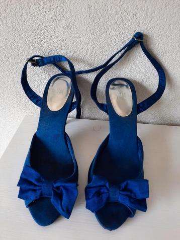 H&M Elegante Kobaltblauwe Strik Haksandalen Maat 41 beschikbaar voor biedingen