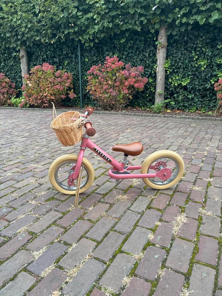 Roze Trybike Loopfiets met Mandje, Kinderen en Baby's, Speelgoed | Buiten | Voertuigen en Loopfietsen, Gebruikt, Loopfiets, Ophalen