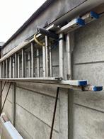 Ouderwetse,,Aluminium Ladder 24 treden met koord, Ophalen, Gebruikt, Ladder, Opvouwbaar of Inschuifbaar