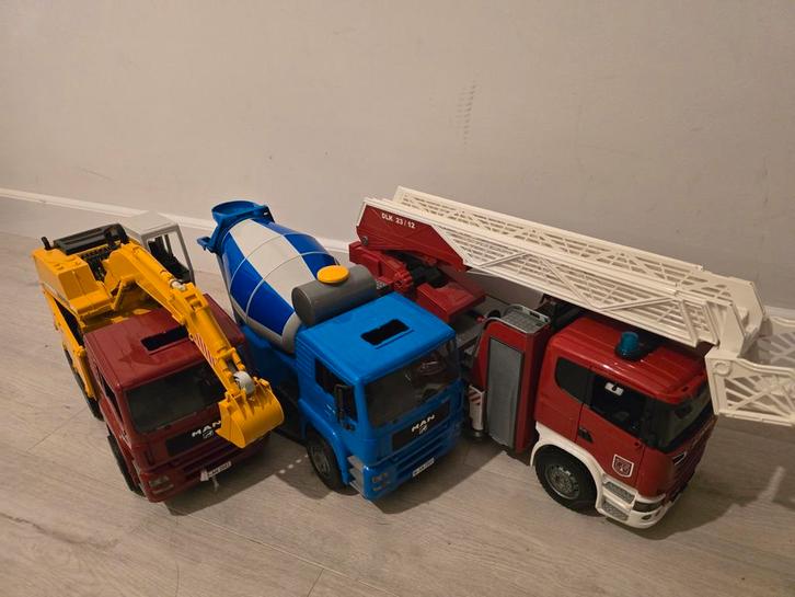 Grote Vrachtwagens en Brandweerwagen Speelgoed, Kinderen en Baby's, Speelgoed | Speelgoedvoertuigen, Gebruikt, Ophalen of Verzenden