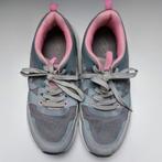 Umbro gym schoenen maat 39, Ophalen of Verzenden, Zo goed als nieuw, Grijs, Sneakers of Gympen