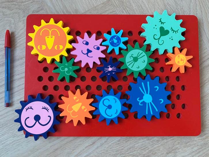 Houten tandwielpuzzel, Kinderen en Baby's, Speelgoed | Houten speelgoed, Zo goed als nieuw, Ophalen of Verzenden