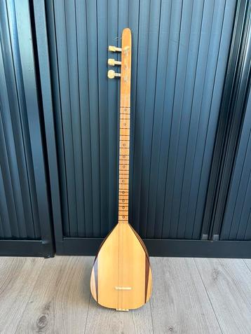 Saz Baglama Kleine Maag beschikbaar voor biedingen