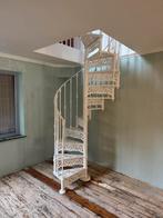 Sierlijke gietijzeren wenteltrap, Doe-het-zelf en Verbouw, Ladders en Trappen, Ophalen, Gebruikt, Trap, 2 tot 4 meter