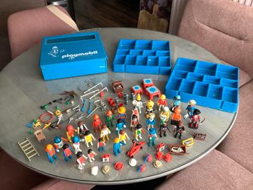 Playmobil - vintage koffer vol - 30 poppetjes en meer beschikbaar voor biedingen