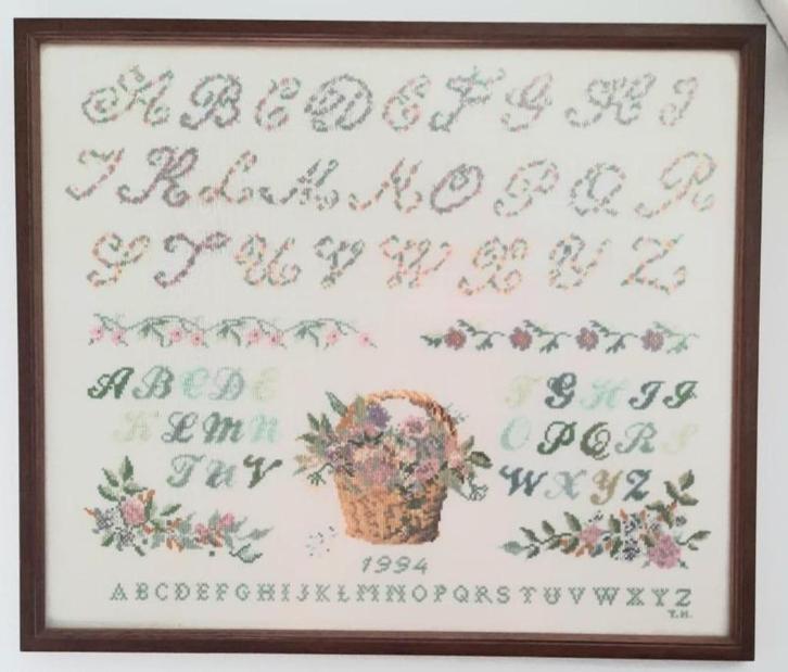 Grote merklap in eikenlijst.geborduurd, Antiek en Kunst, Antiek | Kleden en Textiel, Ophalen of Verzenden