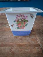 Wedgwood Sarah 's Garden vaas, Huis en Inrichting, Keuken | Servies, Ophalen