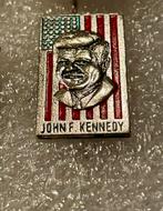 Grote Rechthoekige Speld John  F. Kennedy, Ophalen of Verzenden, Gebruikt, Overige onderwerpen, Speldje of Pin