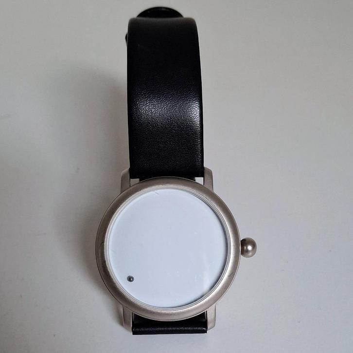 Handless Ladies Watch Tells Time With Magnetically DrivenBal, Sieraden, Tassen en Uiterlijk, Uiterlijk | Haarverzorging, Gebruikt