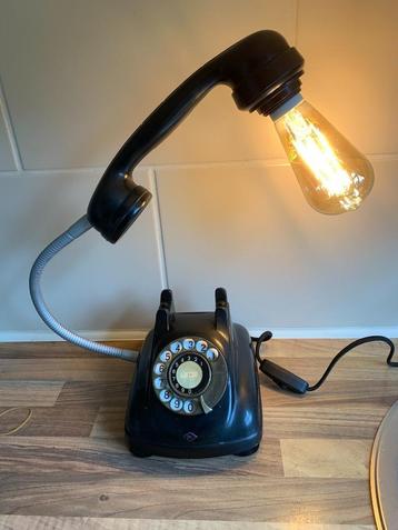 vintage telefoonlamp beschikbaar voor biedingen