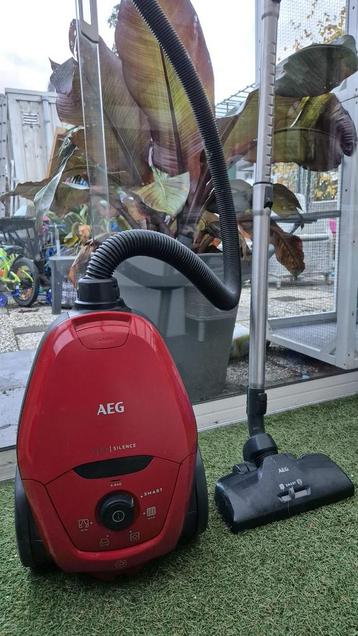 Aeg vx8.2 silence stofzuiger beschikbaar voor biedingen