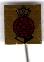 DOS D.O.S, blik voetbalclub speldje ( Z_057 ), Verzamelen, Speldjes, Pins en Buttons, Verzenden, Zo goed als nieuw, Sport, Speldje of Pin