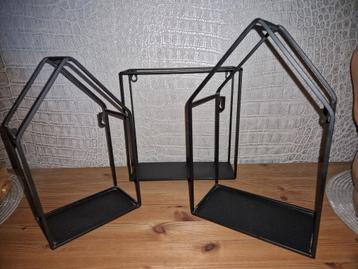 3 leuken keuken/wandrekjes van zwart metaal gemaakt  beschikbaar voor biedingen