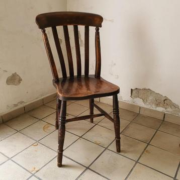 Engels antieke eethoek beschikbaar voor biedingen