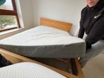 Tweepersoonsbed met matras, Huis en Inrichting, Slaapkamer | Bedden, Ophalen, Gebruikt, Bruin, Tweepersoons