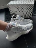 Adidas ultraboost New!!!, Adidas, Wit, Ophalen of Verzenden, Sneakers of Gympen