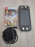Nintendo Switch Lite + 2 games, Spelcomputers en Games, Games | Nintendo Switch, Online, 1 speler, Zo goed als nieuw, Vanaf 7 jaar