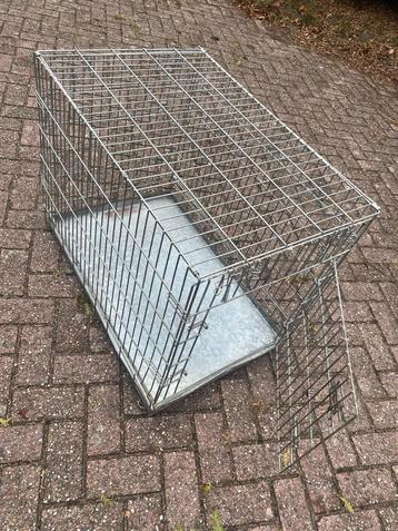 Honden bench - kooi beschikbaar voor biedingen