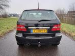 Mercedes-Benz B-klasse 200 Airco/Cruise/Stoelverwarming, Auto's, Mercedes-Benz, 136 pk, 4 cilinders, 1290 kg, Zwart