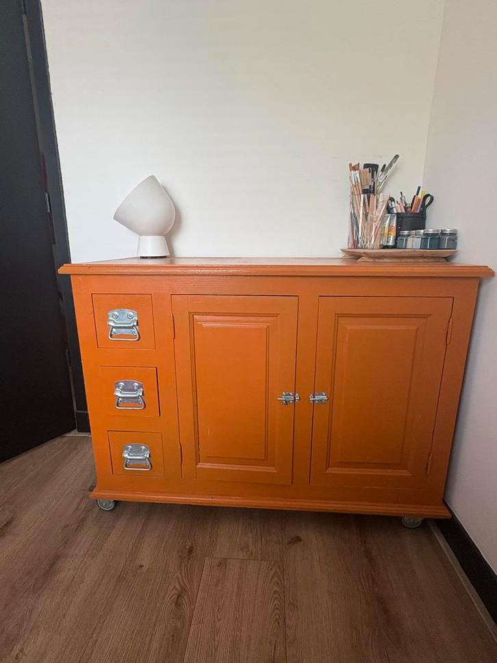 Houten Commode op Wielen - Oranje, Huis en Inrichting, Kasten | Dressoirs, Gebruikt, 100 tot 150 cm, 50 tot 75 cm, Met lade(s)