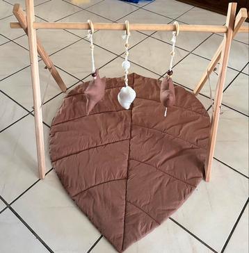 Baby gym bruin beschikbaar voor biedingen