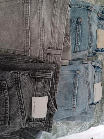Stradivarius Jeans Maat 32 beschikbaar voor biedingen