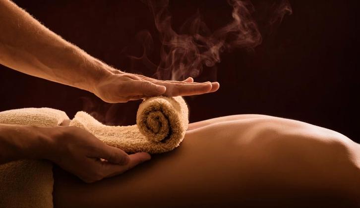 Hot oil massage voor vrouwen/stellen aan huis, Diensten en Vakmensen, Welzijn | Masseurs en Massagesalons, Bedrijfsmassage, Ontspanningsmassage