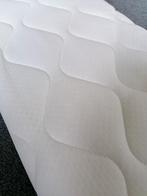 ZGAN - 37x69x7 cm Ovaal Wiegmatras, Ophalen of Verzenden, Zo goed als nieuw, Minder dan 140 cm, Matras