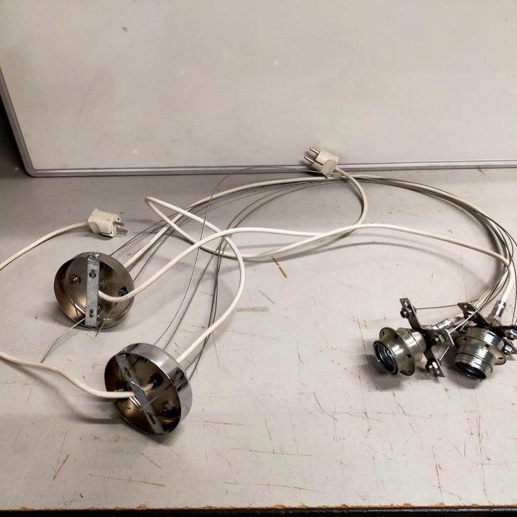 Zilver fitting en plafondkap met snoer en staaldraad lengte, Huis en Inrichting, Lampen | Hanglampen, 75 cm of meer, Ophalen of Verzenden