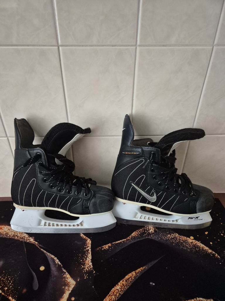 Nike ijshockey schaatsen maat 29-32, Sport en Fitness, Schaatsen, Ophalen of Verzenden, Zo goed als nieuw, IJshockeyschaatsen