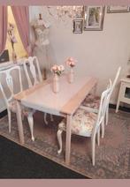 Eettafel roze + 4 stoelen, Huis en Inrichting, Complete eetkamers, Ophalen, Zo goed als nieuw