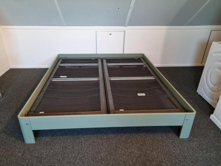 Twee persoons bed Auping Auronde 180x200 groen + spiralen, Huis en Inrichting, Slaapkamer | Bedden, Zo goed als nieuw, Tweepersoons