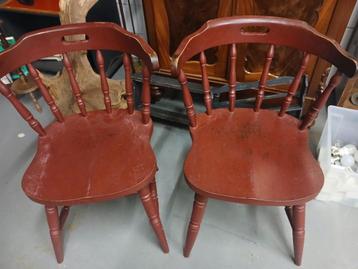 2 oude cafestoelen beschikbaar voor biedingen