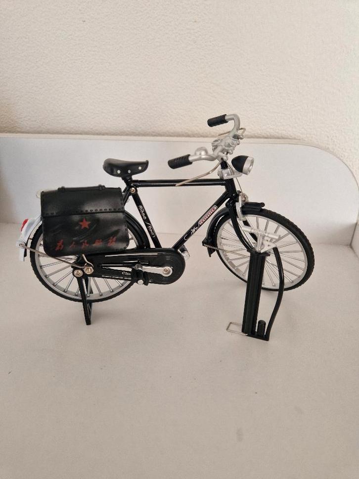 fiets miniatuur met fietspomp, Verzamelen, Poppenhuizen en Toebehoren, Nieuw, Decoratie, Ophalen of Verzenden