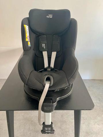 Britax Dualfix M i-Size Autostoel Cosmos Black (2022) beschikbaar voor biedingen