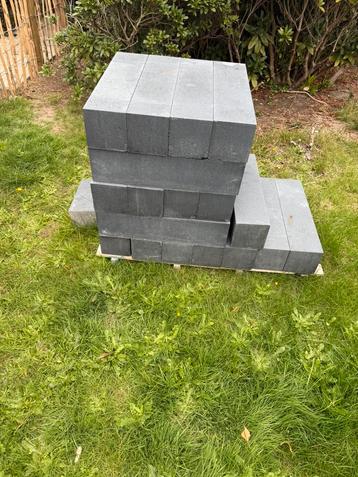 Stapelblokken mbi 15x15x60 nero totaal 25 stuks beschikbaar voor biedingen