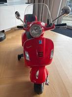 Elektrische Vespa kinder scooter - Rijd voor- en achteruit!, Kinderen en Baby's, Speelgoed | Buiten | Accuvoertuigen, Ophalen