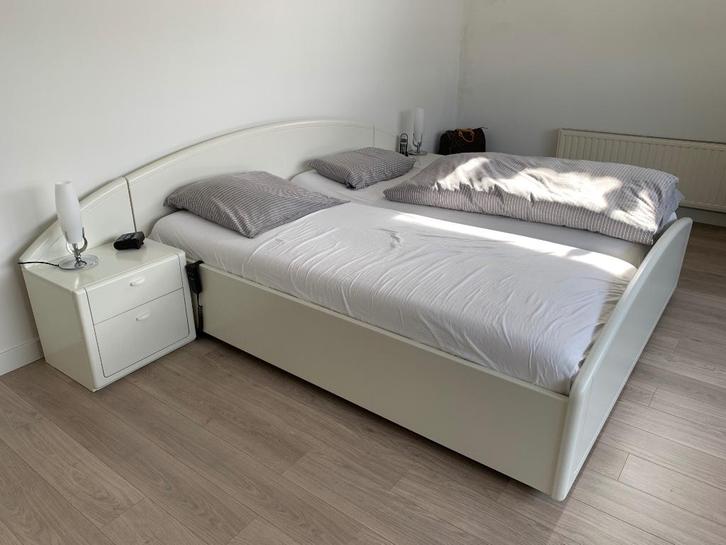 2 persoons bed, inkl. elektr. verstelbare lattenbodems, Huis en Inrichting, Slaapkamer | Bedden, Gebruikt, Tweepersoons, 90 cm