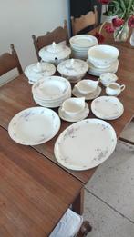 54-delig eetservies NV Koninklijke Plateelbakkerij Gouda ZH, Antiek en Kunst, Antiek | Keramiek en Aardewerk, Ophalen
