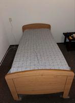Houten 1-persoons bed + 2 matrassen, Huis en Inrichting, Ophalen, Gebruikt, 90 cm, Eenpersoons