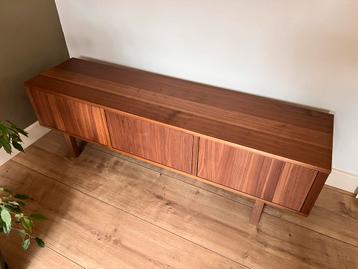 IKEA STOCKHOLM TV meubel walnootfineer beschikbaar voor biedingen