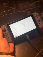 Nintendo Switch + stuurtjes & case & joycons, Spelcomputers en Games, Ophalen of Verzenden, Zo goed als nieuw, Met 3 controllers of meer