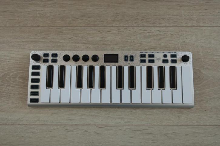 ESI Xsynth, Muziek en Instrumenten, Synthesizers, Zo goed als nieuw, Overige aantallen, Overige merken, Met midi-aansluiting, Ophalen