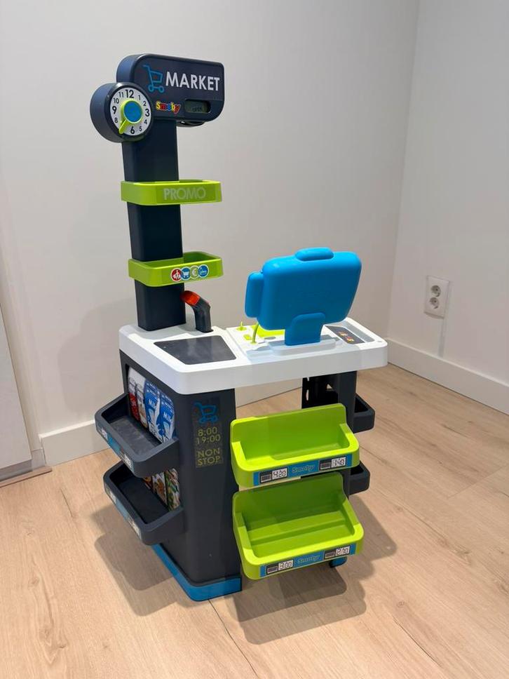 Smoby winkeltje met winkelwagentje, Kinderen en Baby's, Speelgoed | Speeltafels, Zo goed als nieuw, Ophalen