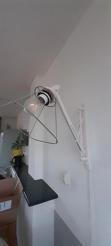 Vintage houten schaarlamp beschikbaar voor biedingen