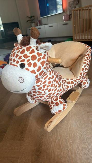 Hobbel giraffe beschikbaar voor biedingen